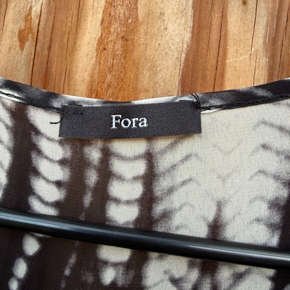 Fora Black and White Romper (Size M) - Picture 3 of 4